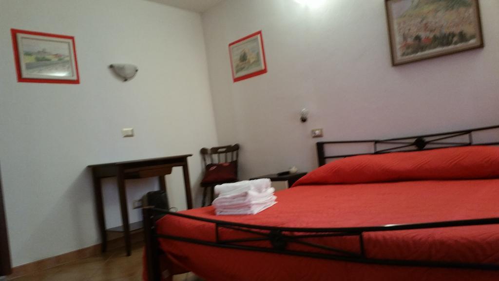 Ada'S Guest House 博萨 外观 照片