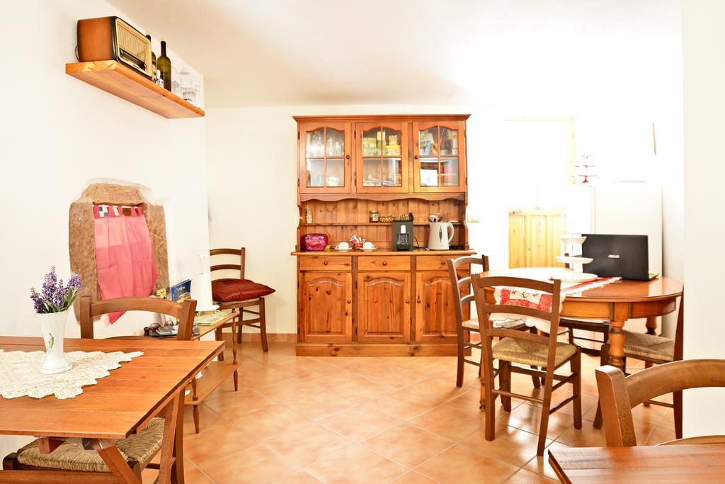 Ada'S Guest House 博萨 外观 照片