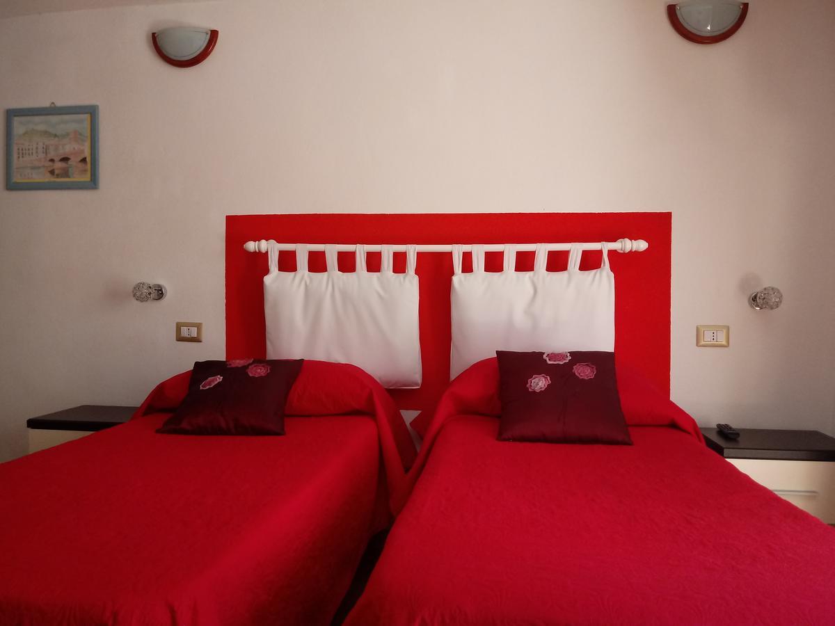 Ada'S Guest House 博萨 外观 照片